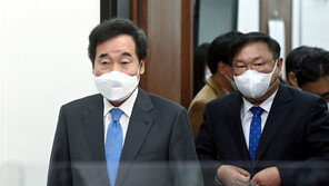 민주당, 서울·부산 모두 국민의힘에 추월…보궐선거 적신호