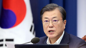 文대통령, ‘평화 프로세스’ 세 차례 강조…‘종전선언’ 언급 없이 신중 모드