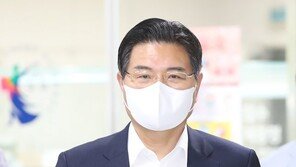 檢, ‘배임·횡령 혐의’ 홍문종에 징역 9년 구형…洪 “조작극”