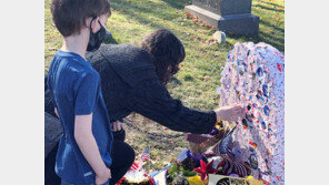 ‘여성 참정권 대모’ 앤서니 묘지에 추모 행렬