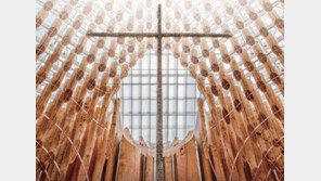 함께 웃고, 함께 울며… 다시 빛과 소금으로