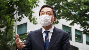 추미애 ‘폰잠금 방지법’ 지시에 금태섭 “강제자백법이냐”