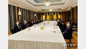 韓日의원들 도쿄서 대면 회의…“협력 공감” 1년전과 확 달라진 분위기