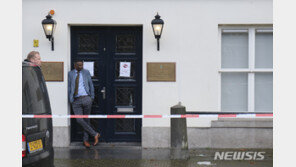 네덜란드 사우디 대사관 향해 수십발 총기난사…사상자 無