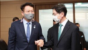 송영길 “김경수 좀 야윈 듯…맞잡은 손 함께할 것”