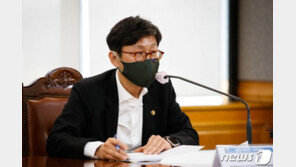 금융위 “대한항공-아시아나 빅딜, 도움되면 마다할 이유 없어”