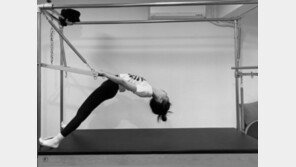 블랙핑크 제니, 필라테스로 완성한 군살 없는 몸매