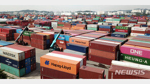 10월 수출 449억 달러로 전년비 3.8%↓…6개월 연속 무역흑자