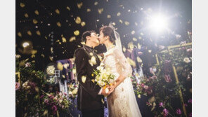 배슬기♥심리섭, 결혼식 본식 화보 공개…달콤 키스