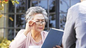 실명 위험 ‘황반변성’… 항산화 물질로 노화 늦춰라