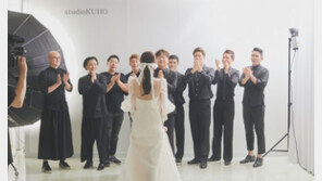 박휘순♥천예지, 웨딩 화보 공개…17세 연하 예비신부 연예인급 비주얼 눈길