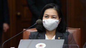 유명희 “WTO 사무총장 최종단계 진행 중…사퇴 없다”