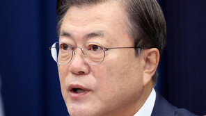 文대통령 “거리두기 추가 격상 없어야…수능 안전에 총력”