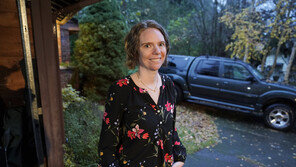 ‘모더나 임상시험’ 참여 교수 “내년말 일상 복귀 가능할수도”