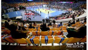 “신경전 자제합시다” 프로배구 감독 시즌 초 이례적 만남