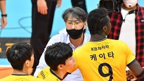 한 자리 모인 프로배구 사령탑·심판들 “신경전 자제·오해 풉시다”