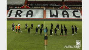 ‘코로나19 확진’ 축구 국가대표팀, 에어앰뷸런스로 국내 이송