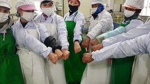 장평화 김장 절임배추, SK물산으로부터 붙이는 체온계 기부받아