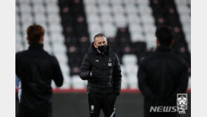 축구협회, 유럽 원정 대표팀 위해 전세기 투입 추진