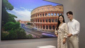 삼성이 9년 만에 내놓은 ‘더 프리미어’…美·英서 “최고의 프로젝터”