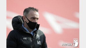 벤투 감독 “어려운 환경 잘 극복해 승리…선수들 공이 크다”