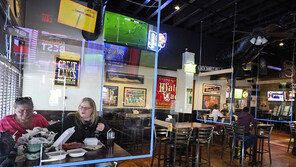 마스크 줘도 안 쓰더니…美 결혼식 참석자 절반 코로나