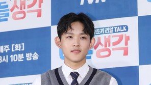 ‘최진실·조성민 장남’ 환희, 가수 데뷔…“독립된 음악가로” 응원 봇물