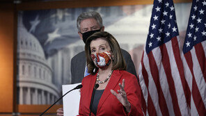 美 민주 펠로시, 하원의장 연임할 듯…민주당 후보 선출