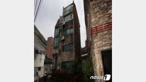 인천 한 빌라서 방화 추정 불…50대女 발에 2도 화상