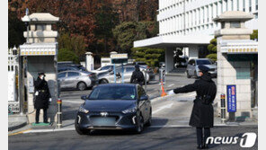 조국 “감히 평검사를 尹에게? 尹이 대통령보다 높다는 말이냐…”