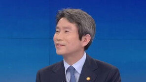 野 “이인영, 北에 제안 아닌 구애…냉면 목구멍으로 넘어가겠나”