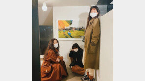 정려원, 공효진과 류준열 사진전 방문…“마음이 울컥”