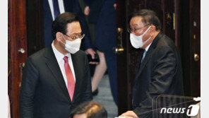 주호영 “3등 나온 가덕도를 바로 할 순 없어…당론 쉽지 않다”