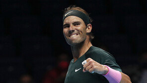 나달, 치치파스 누르고 ATP 파이널스 4강 진출…메드베데프와 격돌