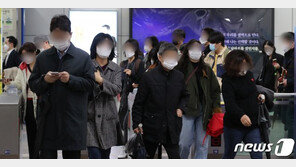 1.5단계 첫날 광화문 “어제와 같은 하루”…식당·카페 ‘거리두기 실종’