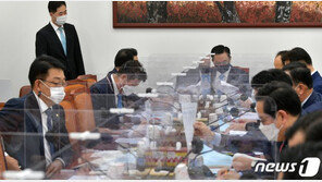 예산소위 ‘실형’ 선고 받은 이명박 전 대통령 예우 예산 삭감