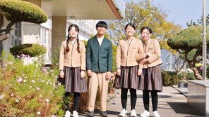 ‘한복 교복’ 입고 학교로…“땀 흡수, 통풍 잘 돼”