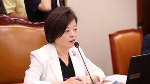 “아파트 환상 버리라는 진선미, 왜 아파트 사나” 野 맹비난