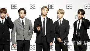 “그래도 삶은 계속돼야”…방탄소년단, 위로의 메시지[청계천 옆 사진관]