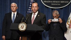 美 보건장관 “바이든씨, 완전히 틀려…비밀 자료 없다”