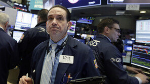 코로나19 지원책 중단 요구에 뉴욕 증시 하락 마감