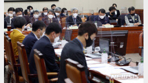 EU는 압박, 노사는 반발…정부, 노조법 개정 앞두고 ‘내우외환’