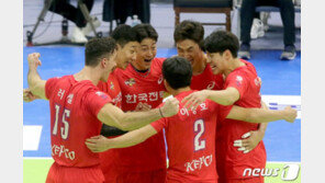 한국전력, 0-2서 3-2 대역전승…7연패 뒤 ‘3연승+5위 도약’