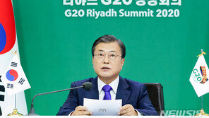 文대통령, 2주간 심야 정상회의 일정 소화…올해 첫 연차 쓴다