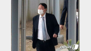 秋압박속 윤석열 “검사 배틀 필드는 법정”…오찬서 재판 중요성 강조