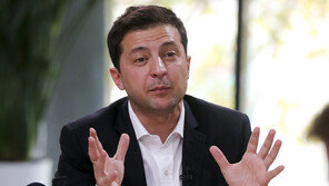 우크라 대통령, 코로나 2주만에 회복…“스스로를 지켜야”