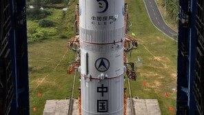 中 무인우주선 ‘창어 5호’ 발사 성공…달에서 암석 채취 후 복귀