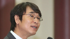 유시민 대권 도전?… 홍영표 “설득 필요 無” 선 그어