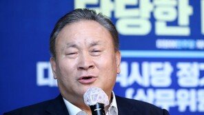 與 이상민 “추미애 윤석열 둘 다 퇴진해야…文대통령 빠른 조치 필요”