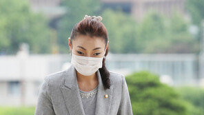 CNN “中 시각 장애인 안내견, 자이언트 판다 보다 희귀” 